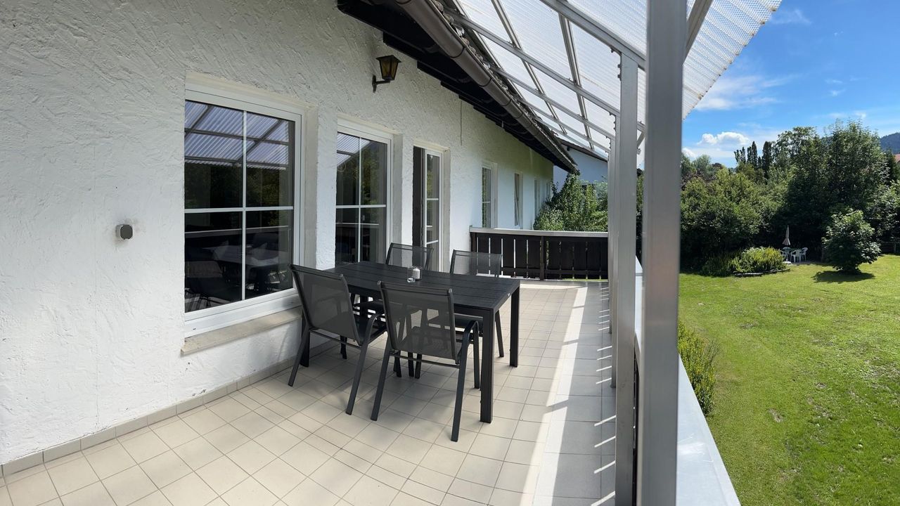 Südbalkon_mit_Bergblick Südbalkon_mit_Bergblick